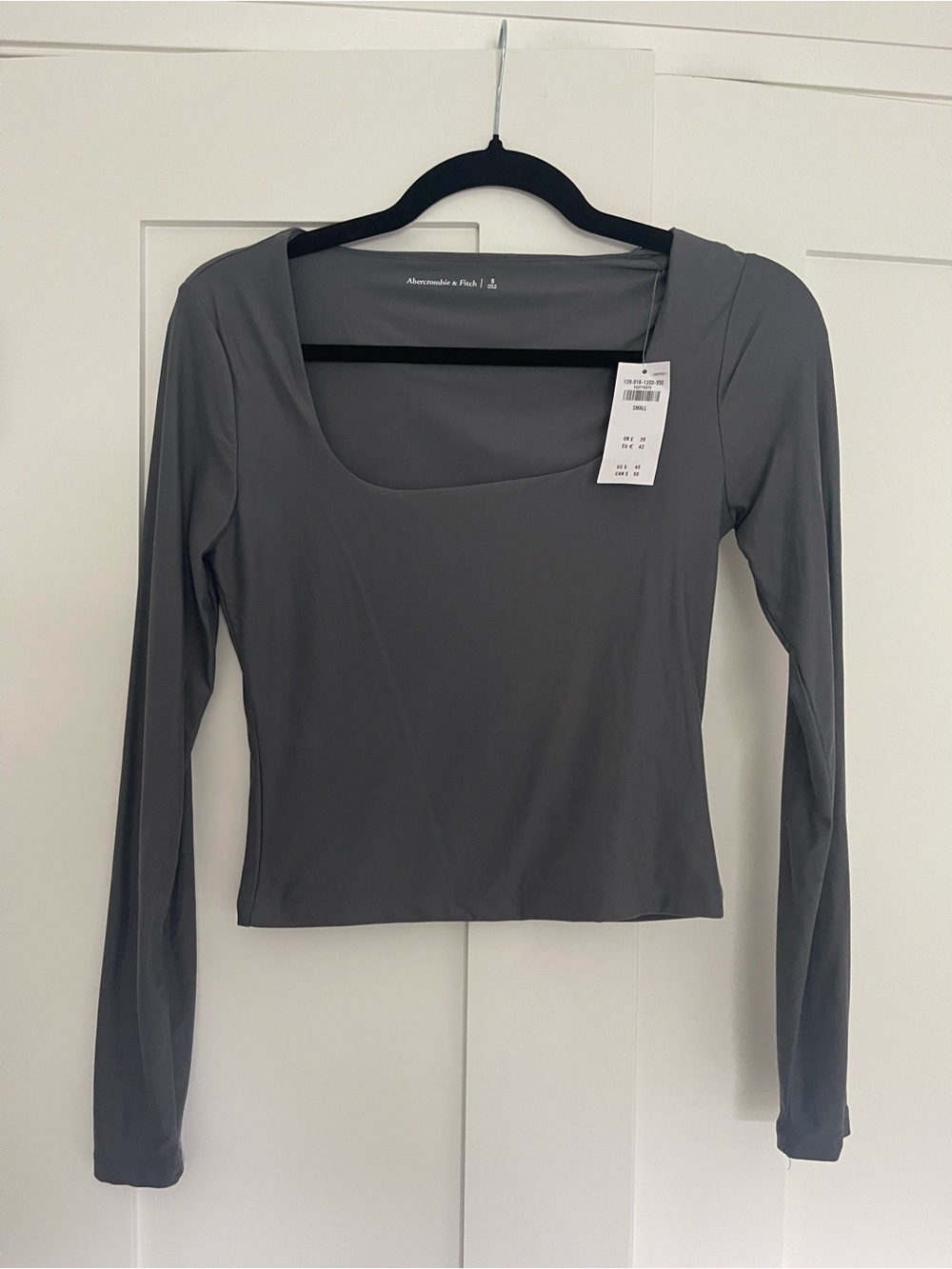Abercrombie & Fitch Long Sleeve Scoop Neck Top in Gray
